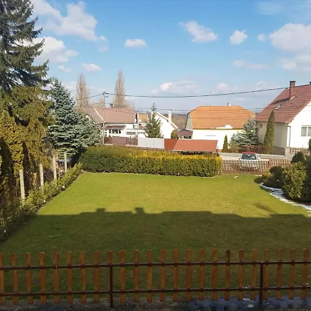 Huber Vendégház Casa vacanze *